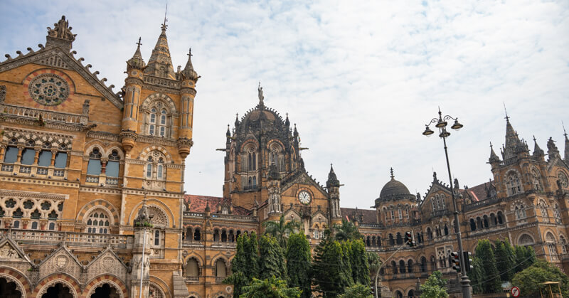 mumbai train station