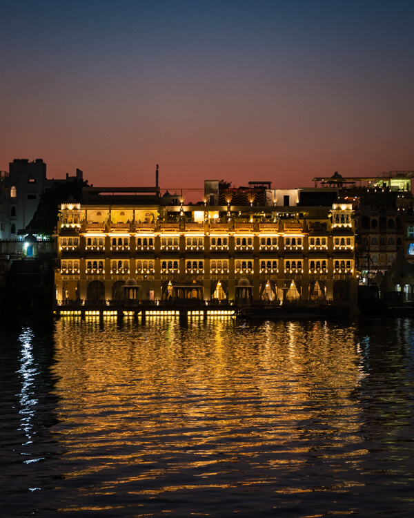 udaipur lakeside night