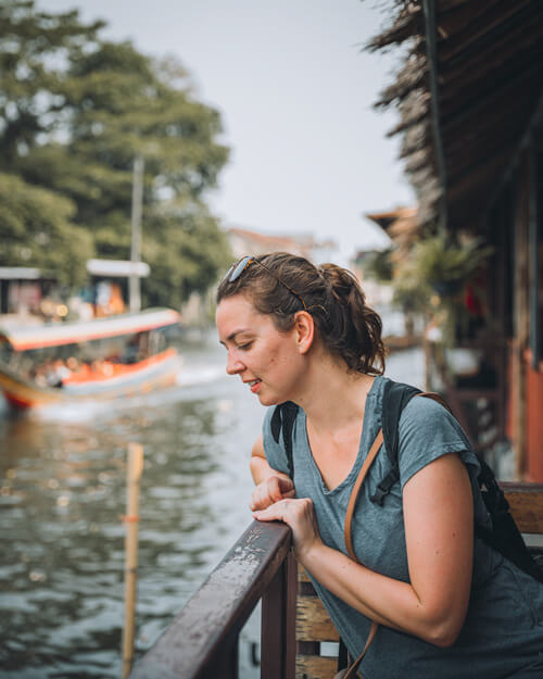 lottie floating market